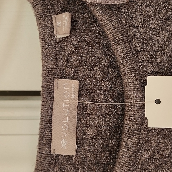 Dark Gray Milanya Cable pullover sweater - Picture 2 of 4